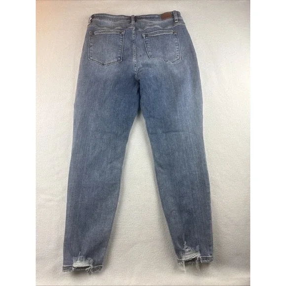 Judy Blue Relaxed Fit Distressed Blue Jeans JR Size 15/32 - Picture 2 of 8